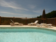 87-domaine-lacanal-tente-toute-equipee-2.jpg